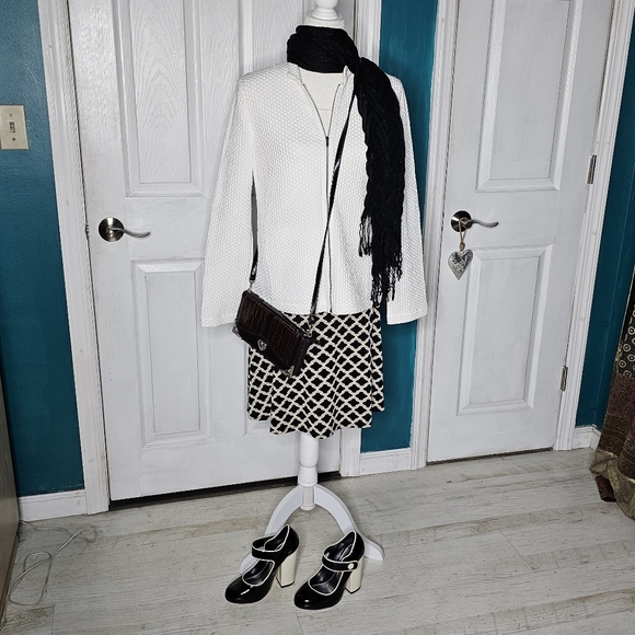 Lularoe Azure Skirt XS - Picture 15 of 16